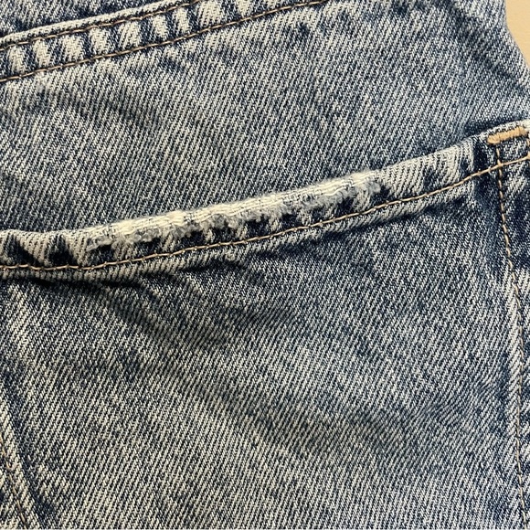 Zara Denim Blue Jean Shorts Distressed High-Waisted Women’s Size 2 - Picture 4 of 7